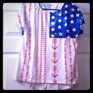 NWOT Arrows and Stars Short Sleeve T-Shirt